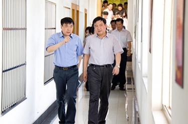 2012年7月5日，時(shí)任嘉興市委書(shū)記李衛(wèi)寧一行調(diào)研公司黨建工作